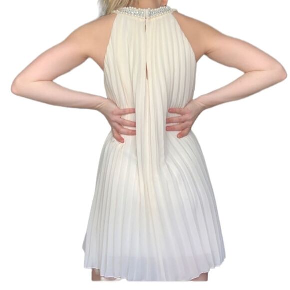 Speechless Cream Pleated Dress Sz Small - Picture 3 of 12